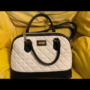 NWOT Betsey Johnson Quilted Handbag w/ strap/chain